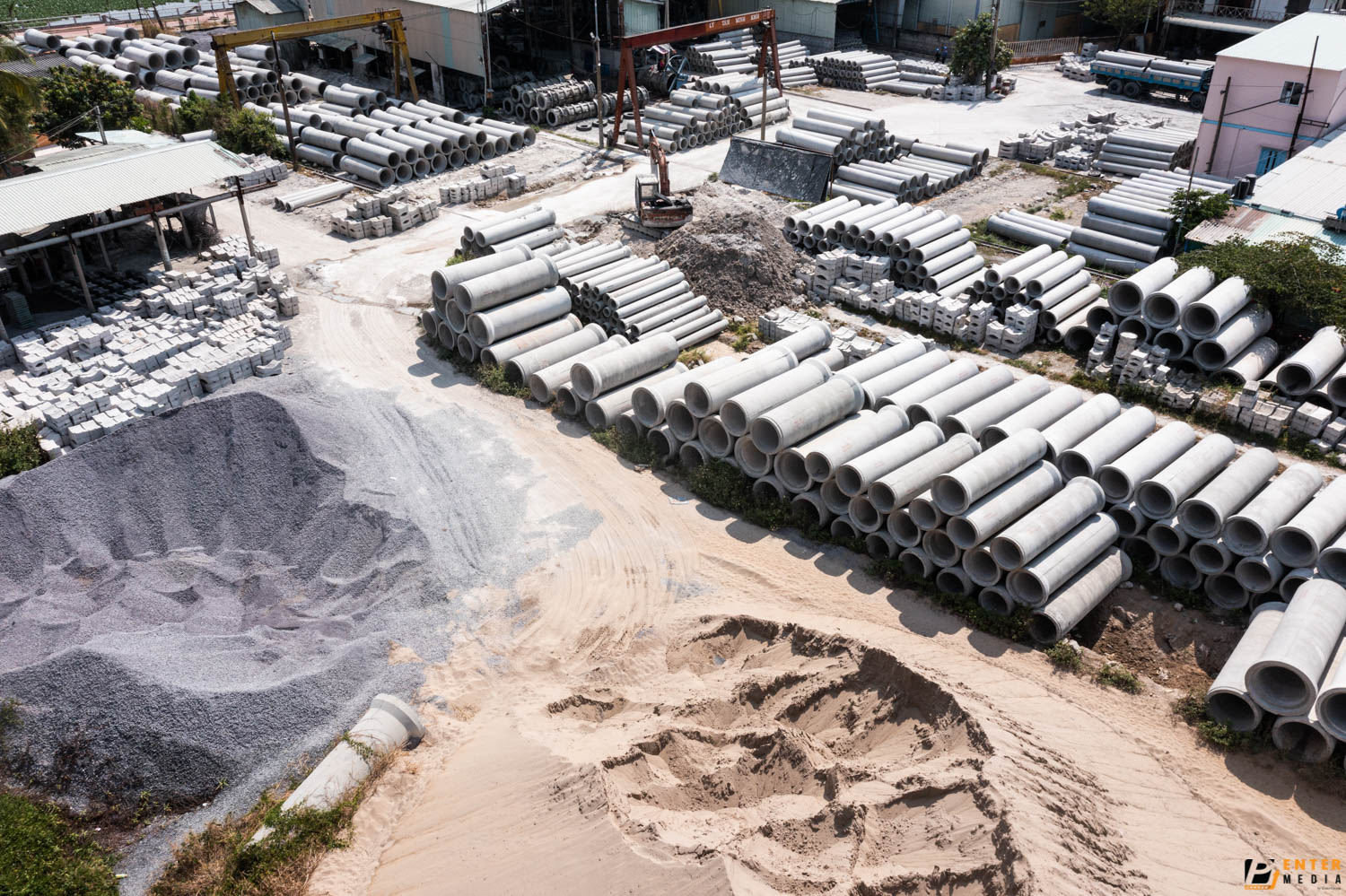 chup-brochure-doanh-nghiep-be-tong-minh-khoi-11-1269