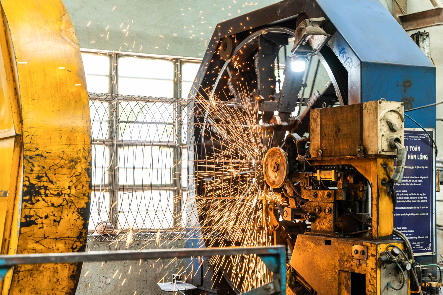 chup-brochure-doanh-nghiep-be-tong-minh-khoi-19-6768