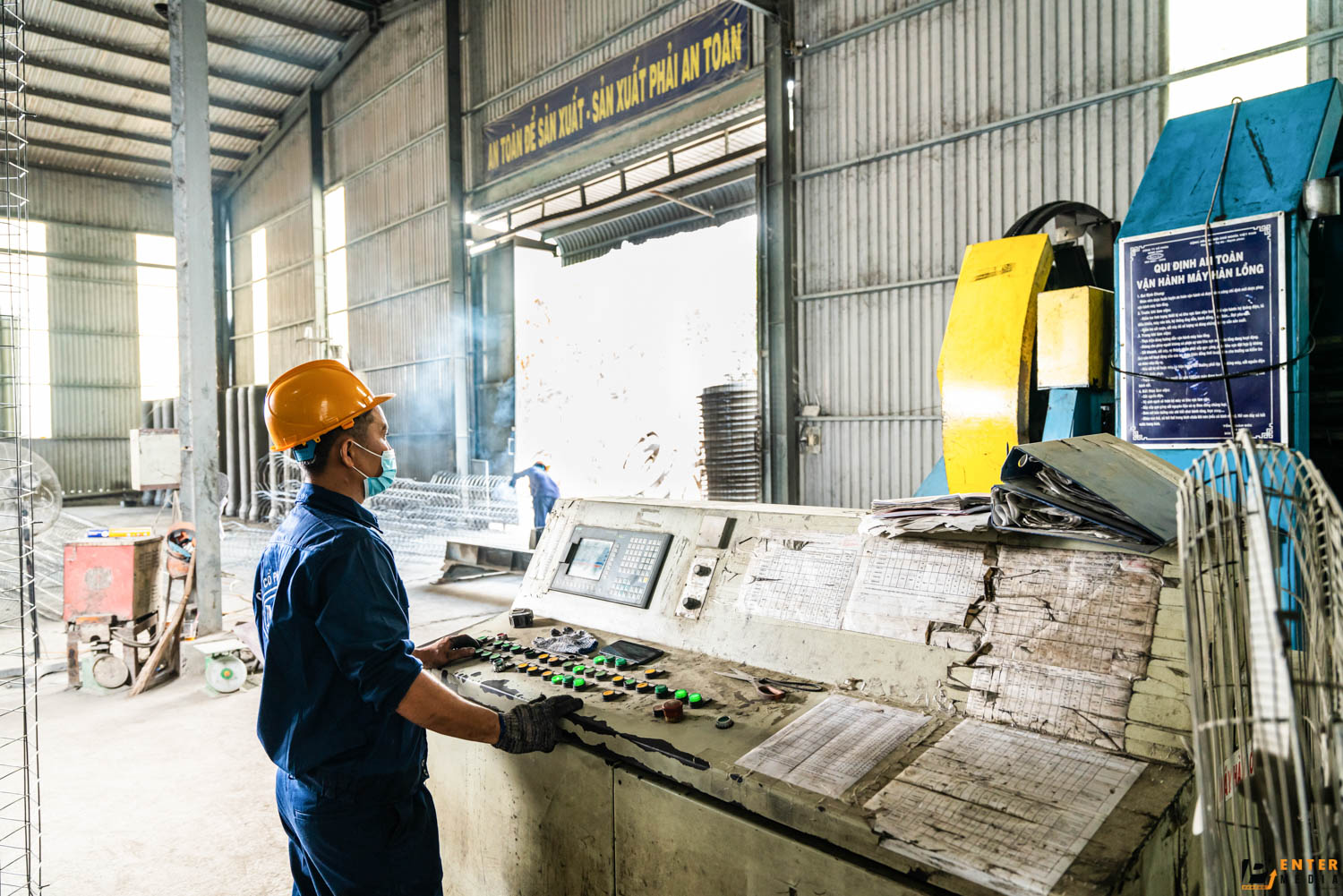 chup-brochure-doanh-nghiep-be-tong-minh-khoi-22-5511