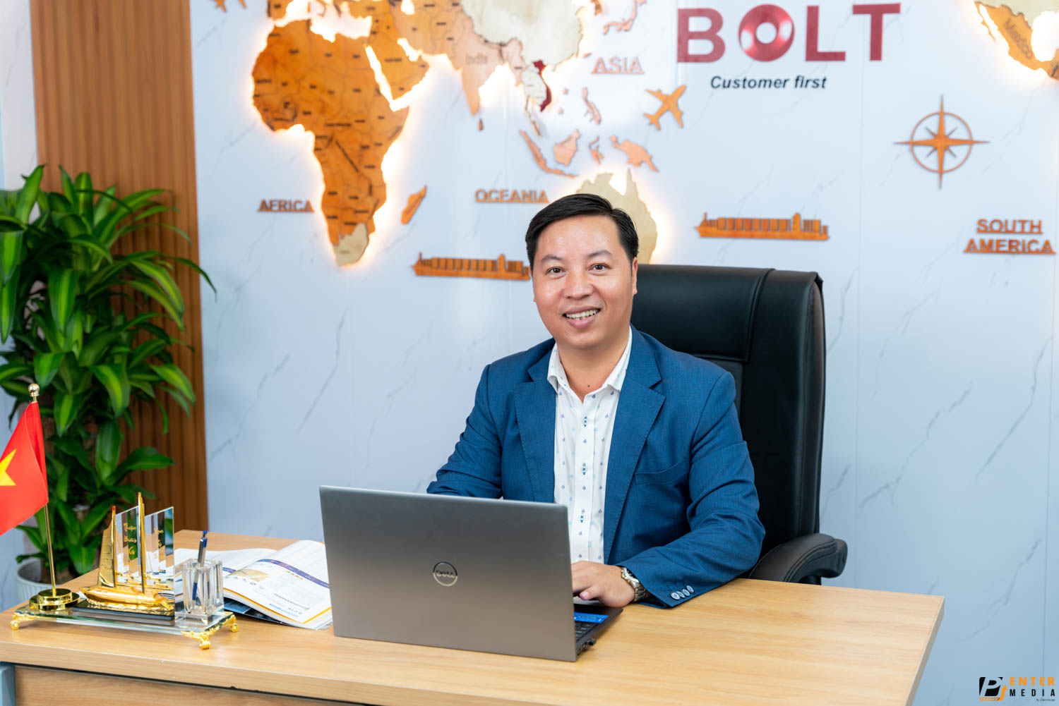 chup-brochure-doanh-nghiep-bold-vietnam-12-7529