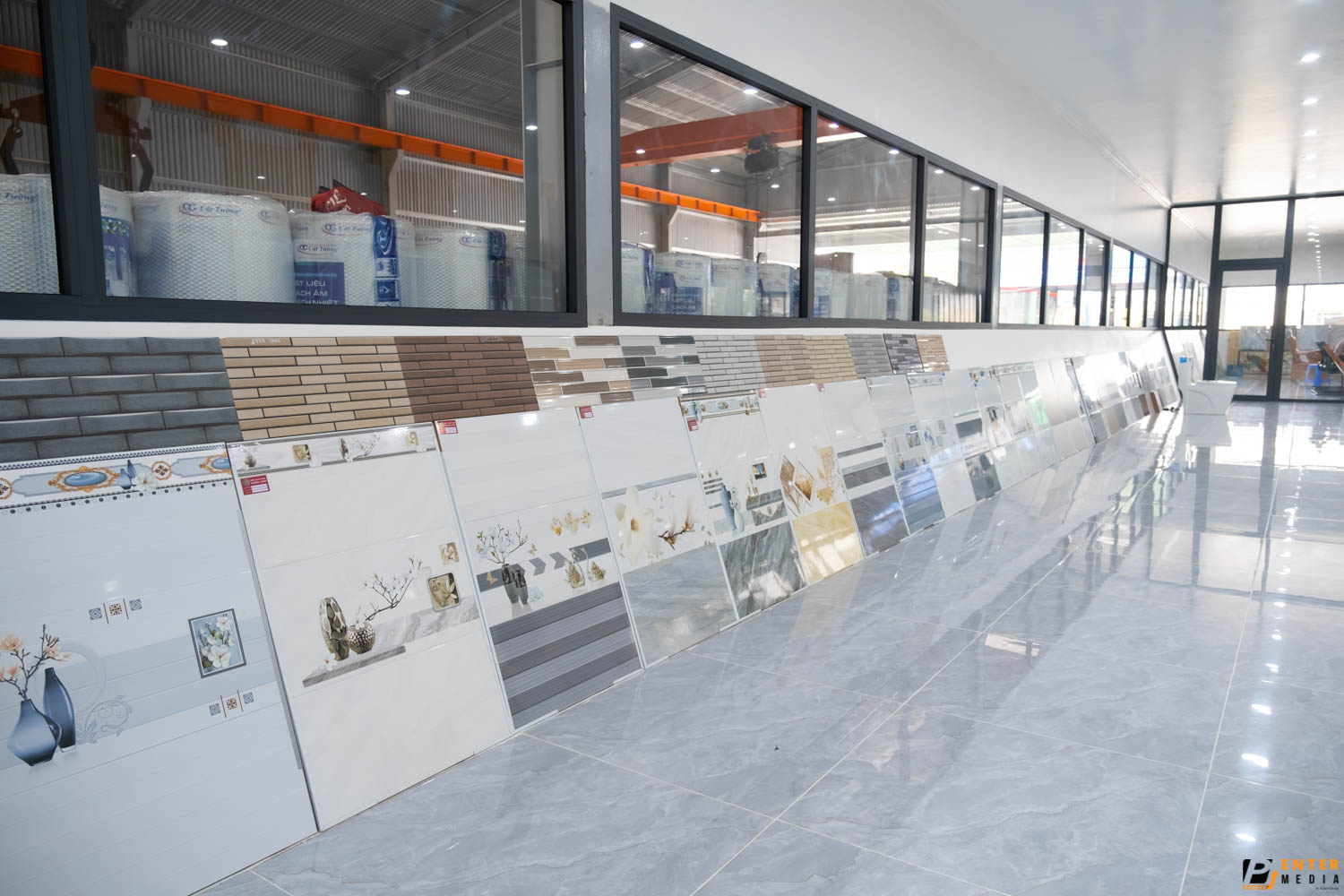 chup-brochure-doanh-nghiep-ton-phu-vinh-19-5610