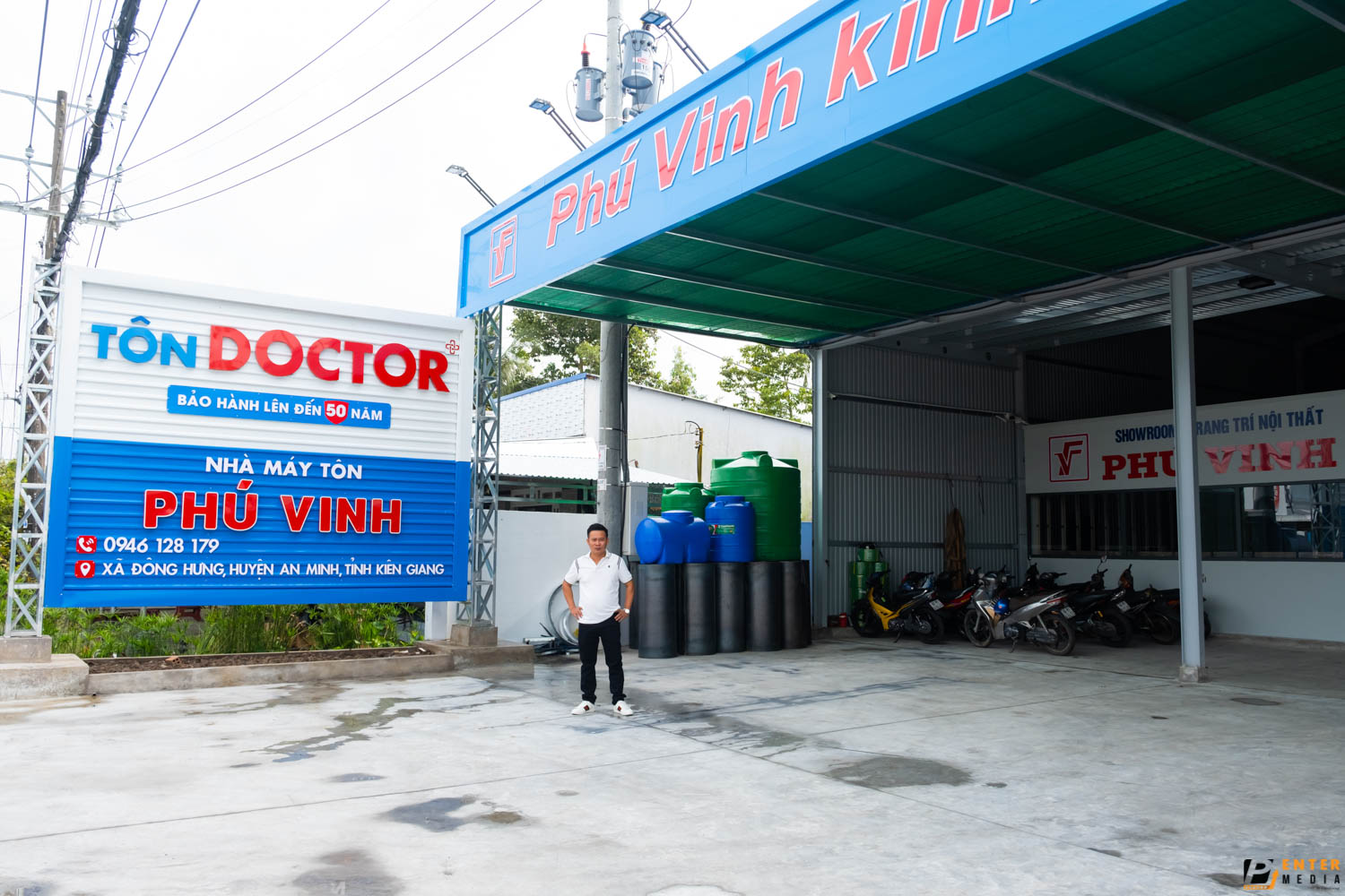 chup-brochure-doanh-nghiep-ton-phu-vinh-4-6795