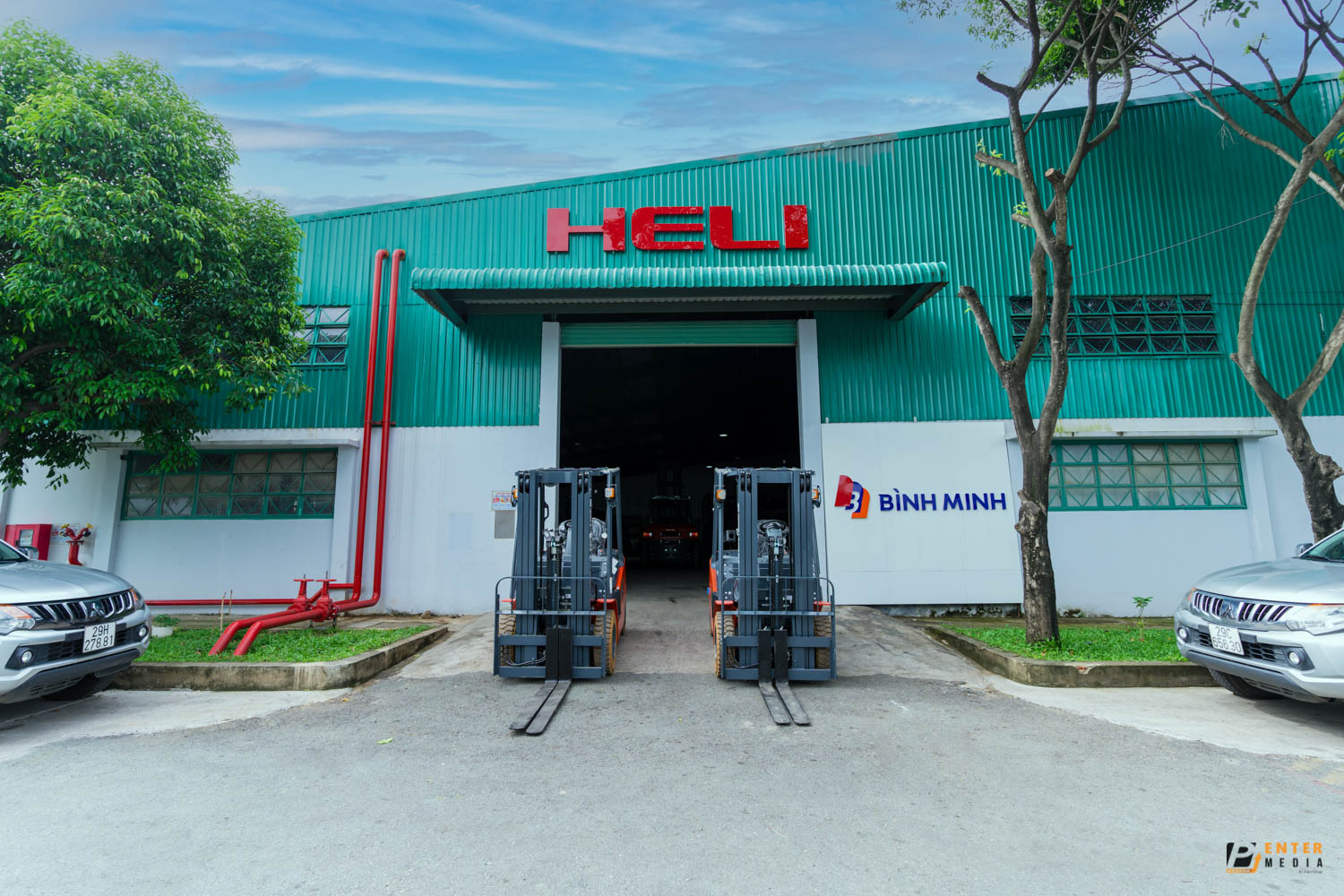 chup-brochure-doanh-nghiep-xe-nang-binh-minh-4-7814