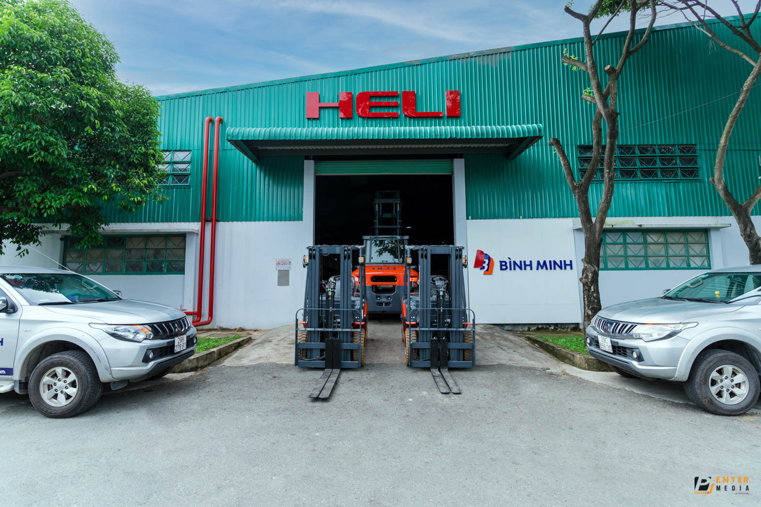 chup-brochure-doanh-nghiep-xe-nang-binh-minh-6-8448